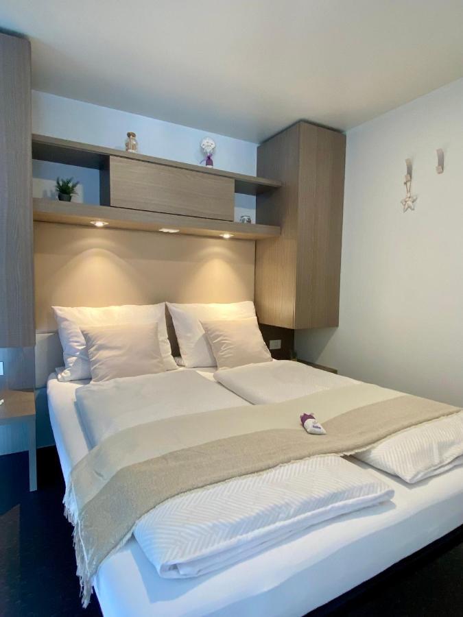 Mobile Homes Malu Biograd Na Moru Exterior foto